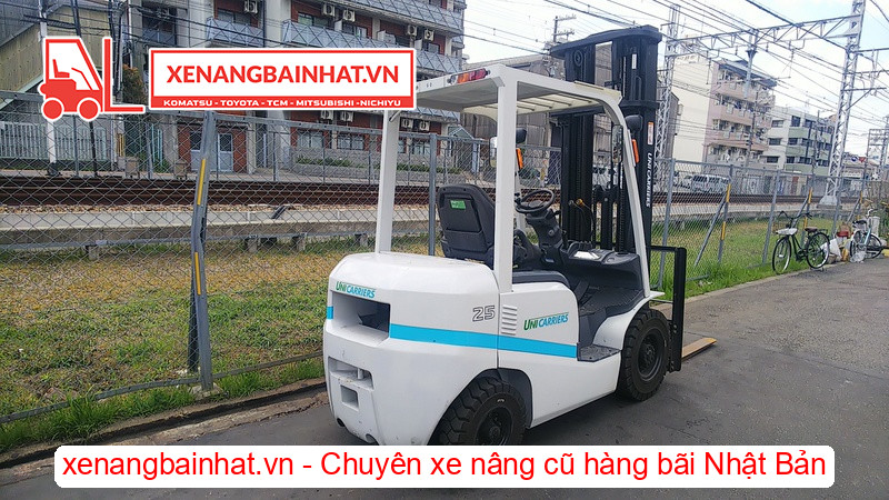 Bộ lốp đặc trên Xe nâng dầu Unicarriers FD25T4