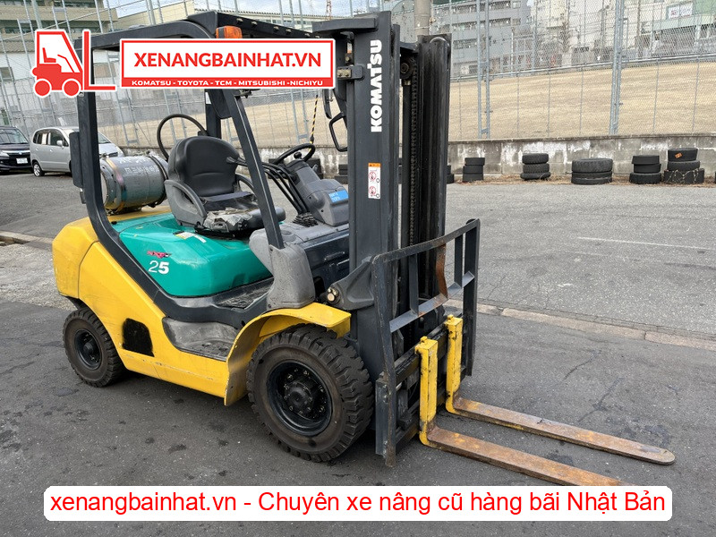 Xe nâng xăng Komatsu FG25T-16 2.5 Tấn, 3m-4 cũ hàng bãi Nhật