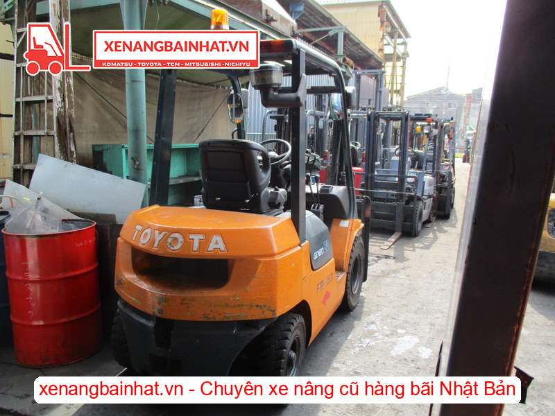 Xe nâng dầu Toyota 7FD20 2 Tấn, 3m-5 cũ hàng bãi Nhật
