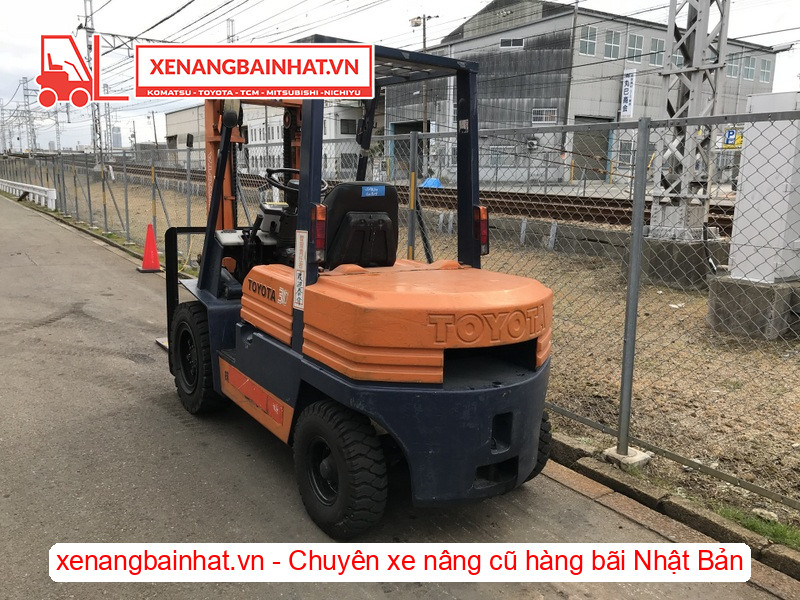 Xe nâng xăng Toyota 5FG30 3 Tấn, 3m-2 cũ hàng bãi Nhật