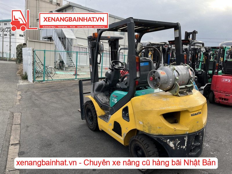 Xe nâng xăng Komatsu FG25T-16 2.5 Tấn, 3m-2 cũ hàng bãi Nhật