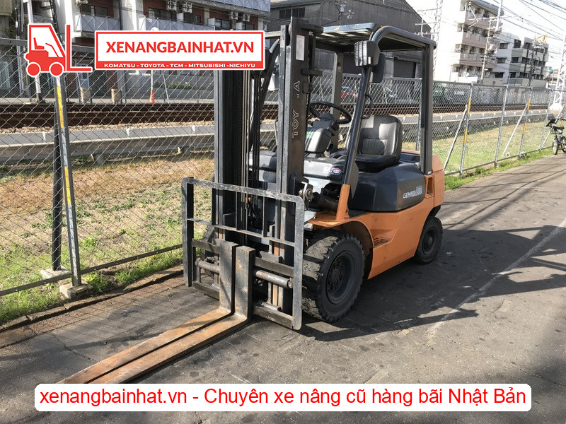 Xe nâng dầu Toyota 7FD25 2.5 Tấn cũ hàng bãi Nhật