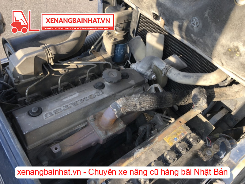 Xe nâng dầu Komatsu FD25-11 2.5 Tấn cũ hàng bãi Nhật