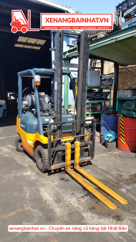 Xe nâng xăng Toyota 7FG10 1 Tấn, 4m-4 cũ hàng bãi Nhật