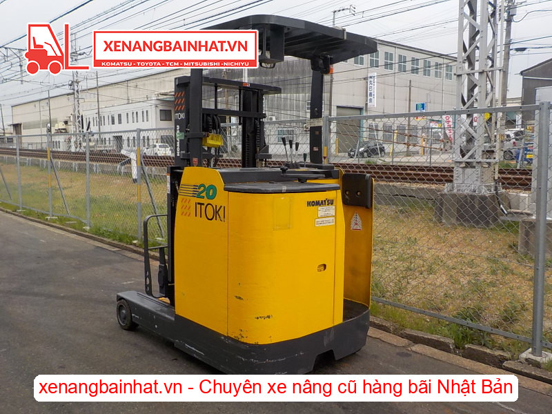 Xe nâng điện Komatsu FB20RN-4 hàng bãi Nhật có sức nâng 2 tấn 
