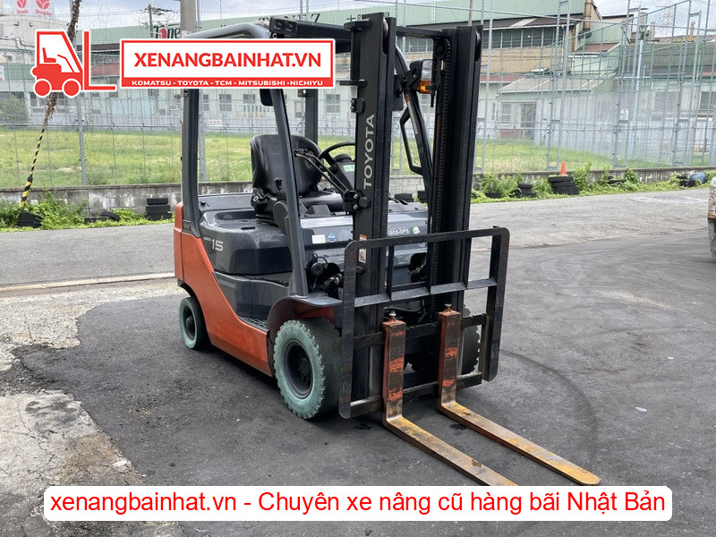 Xe nâng dầu 1.5 tấn Toyota 8FD15 có khung nâng cao 3m