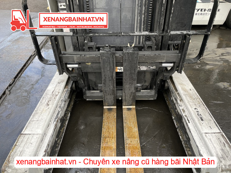 Xe nâng điện đứng lái 1.8 tấn UniCarriers FRHB18-8-6