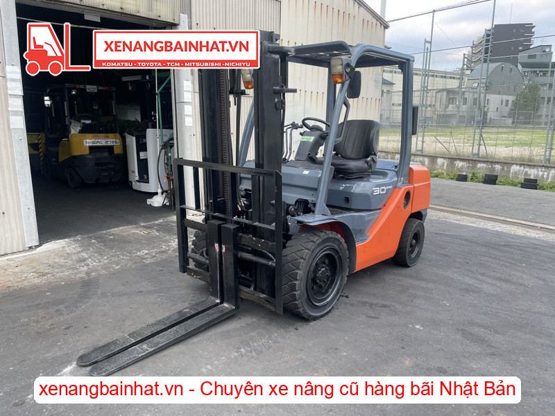 Xe nâng dầu 3 tấn Toyota 52-8FD30