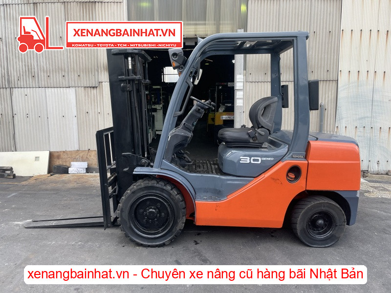 Xe nâng dầu 3 tấn Toyota 52-8FD30 hàng bãi Nhật qua sử dụng