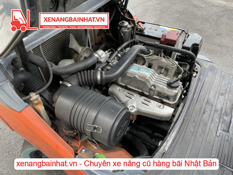 Xe nâng dầu 1.5 tấn Toyota 8FD15-9