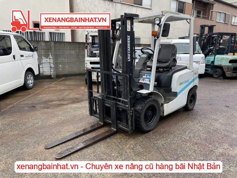 Xe nâng dầu 2.5 tấn UniCarriers FD25T14 qua sử dụng hàng bãi Nhật giá rẻ
