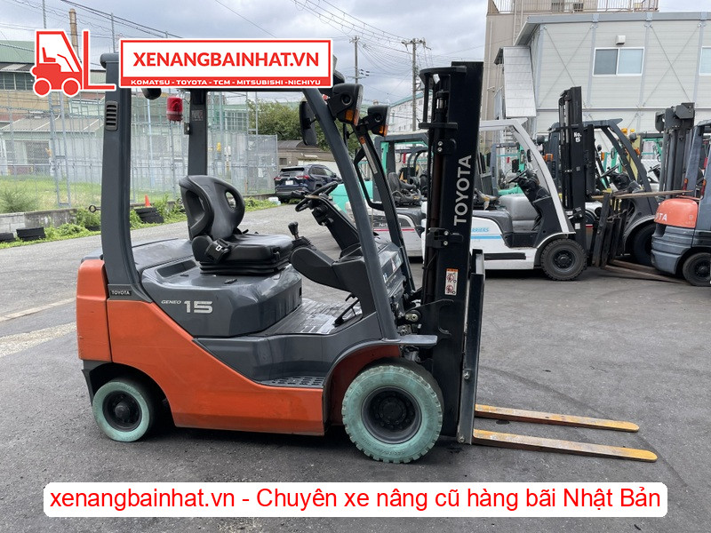 Xe nâng dầu 1.5 tấn Toyota 8FD15