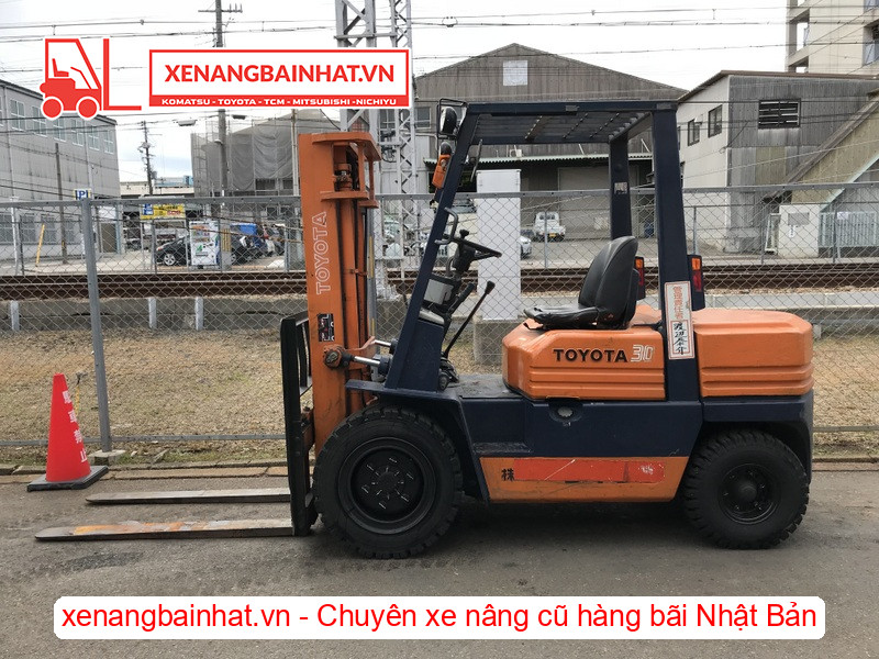 Xe nâng xăng Toyota 5FG30 3 Tấn, 3m-0 cũ hàng bãi Nhật