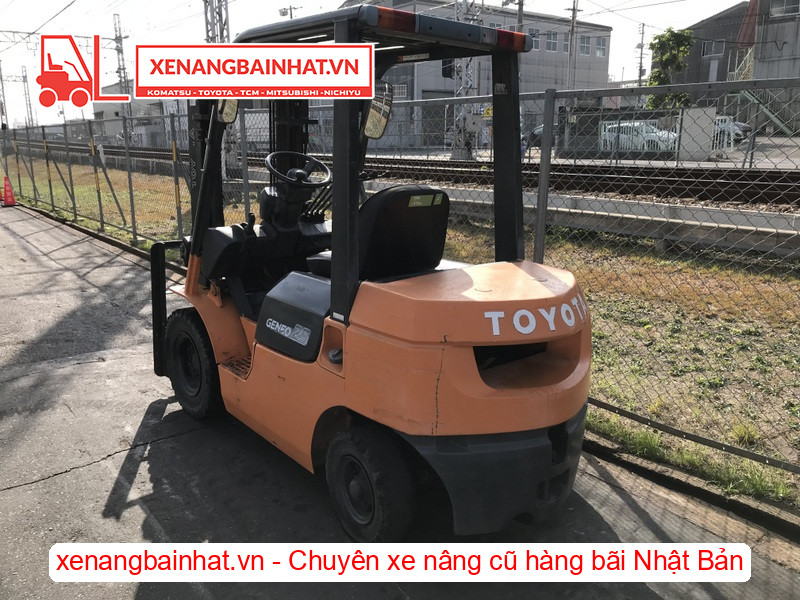 Xe nâng dầu Toyota 7FD25 2.5 Tấn