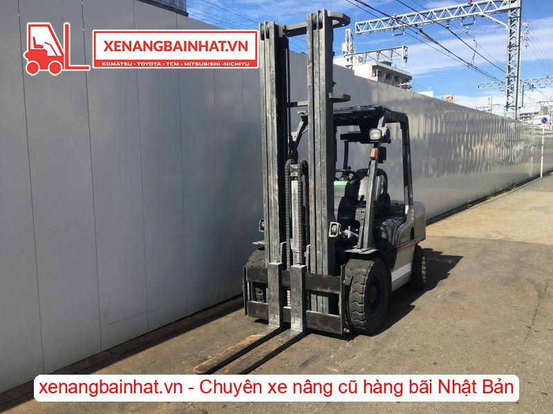 Xe nâng dầu 3.5 Tấn Nissan YG1F2A35 nâng cao 6m triple SX 2008