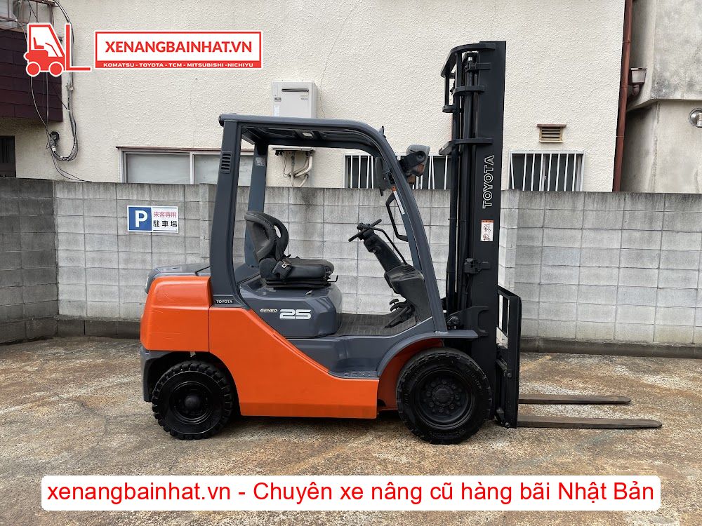 Xe nâng dầu 2.5 Tấn TOYOTA 52-8FD25 nâng cao 4m SX 2008