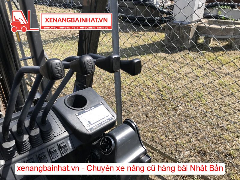 Xe nâng dầu 1.5 Tấn Nissan F1F1A15 nâng cao 4m SX 2012