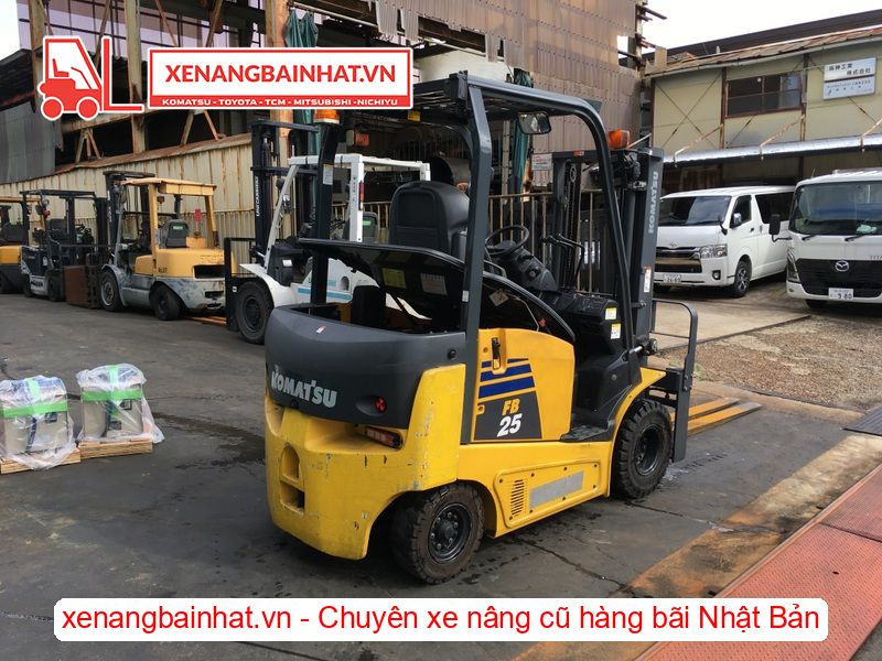 Xe nâng Điện 2.5 Tấn KOMATSU FB25-12 nâng cao 3m SX 2014