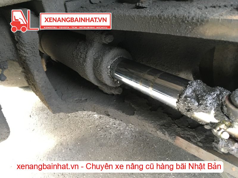 Xe nâng dầu 2.5 Tấn UNICARRIERS FD25T3Z nâng cao 4m SX 2015