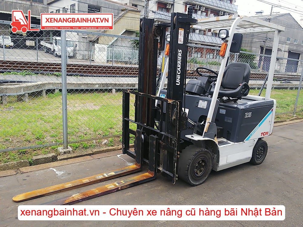 Xe nâng Điện 2.5 Tấn TCM FB25-8 nâng cao 3m SX 2014
