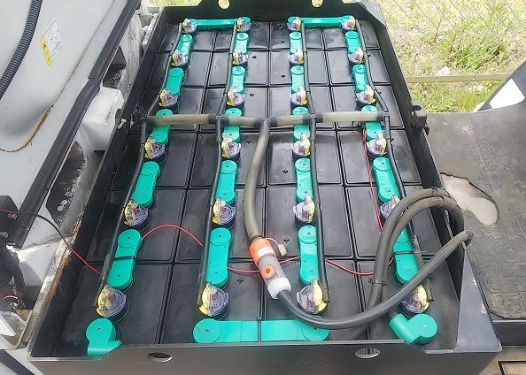 Xe nâng Điện 900Kg Nissan J1B1L09 (FB09) nâng cao 3m SX 2013