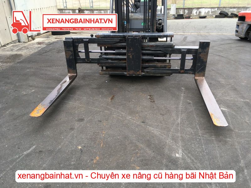 Xe nâng dầu 2.5 Tấn UNICARRIERS FHD25T5 nâng cao 3m SX 2017