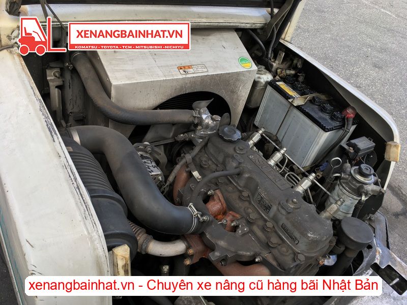 Xe nâng dầu 2.5 Tấn UNICARRIERS FD25T3Z nâng cao 4m SX 2015