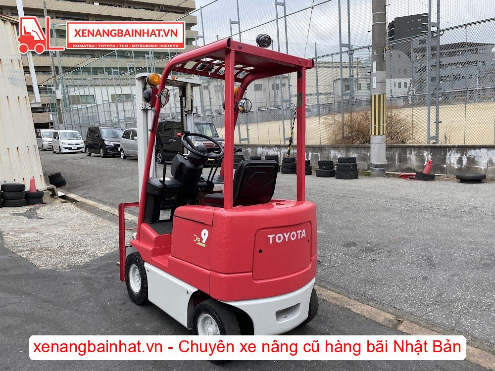 Xe nâng Điện 900Kg TOYOTA 3FB9 nâng cao 3m SX 1997