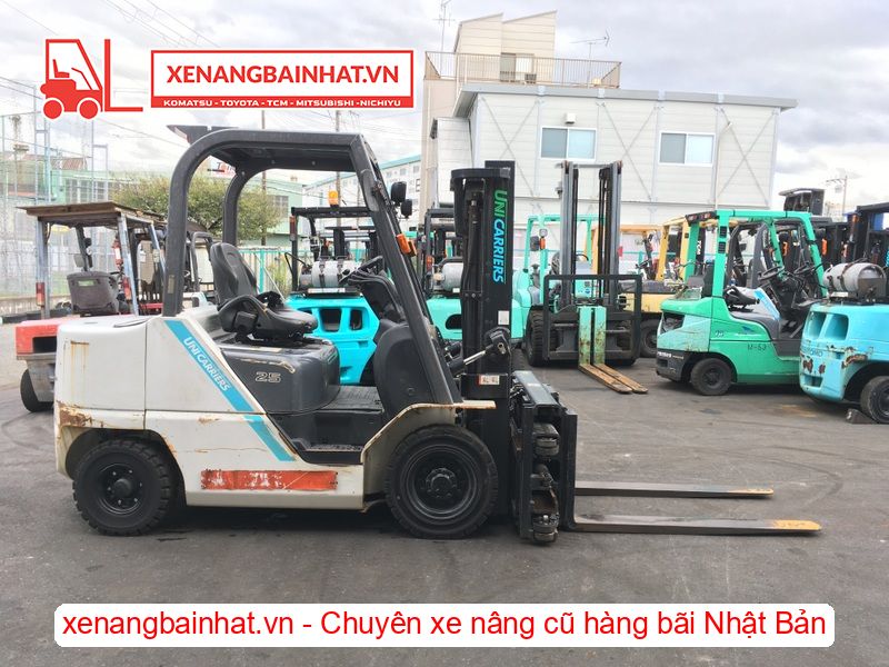 Xe nâng dầu 2.5 Tấn UNICARRIERS FHD25T5 nâng cao 3m SX 2017