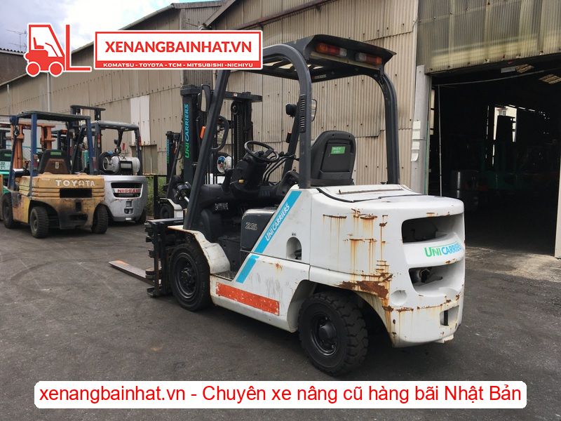 Xe nâng dầu 2.5 Tấn UNICARRIERS FHD25T5 nâng cao 3m SX 2017