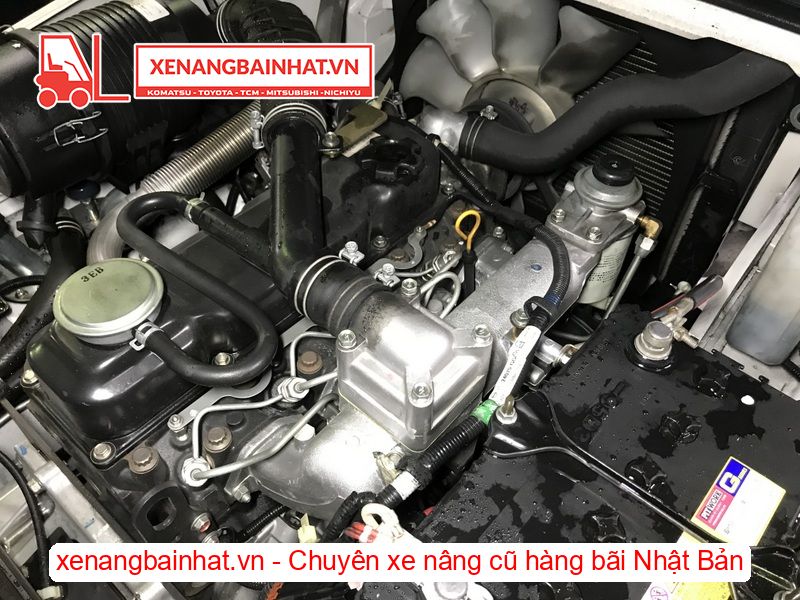 Xe nâng dầu 2.5 Tấn Nissan Y1F2A25 nâng cao 4m SX 2013