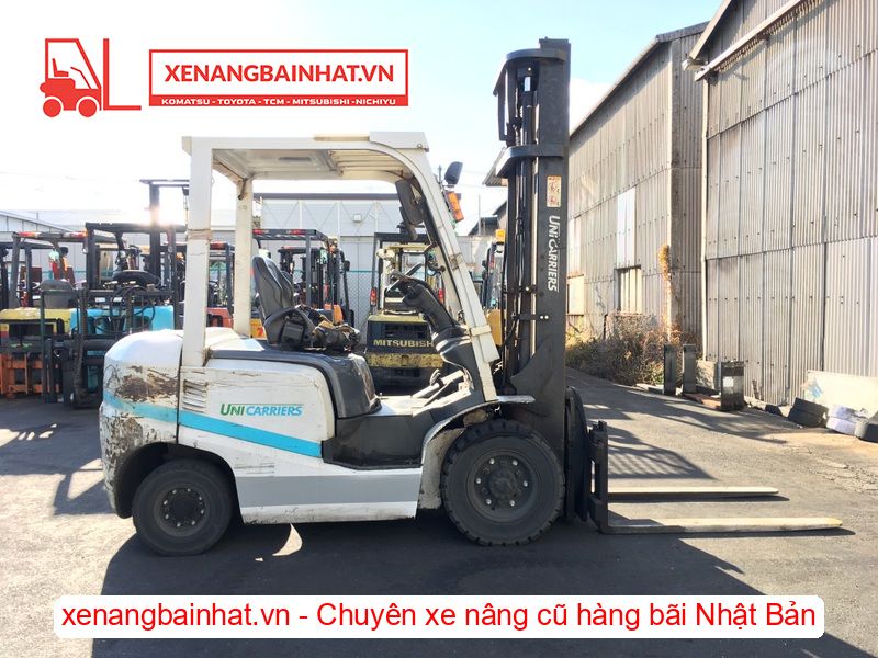 Xe nâng dầu 2.5 Tấn UNICARRIERS FD25T3Z nâng cao 4m SX 2015