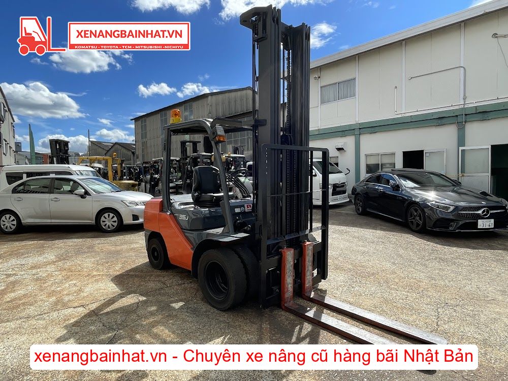 Xe nâng dầu 3.5 Tấn TOYOTA 52-8FDJ35 nâng cao 6m SX 2012