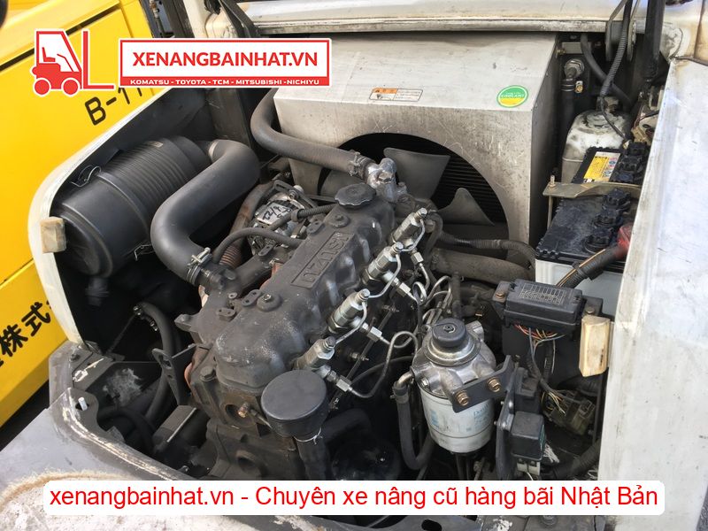 Xe nâng dầu 2.5 Tấn UNICARRIERS FD25T3Z nâng cao 4m SX 2015