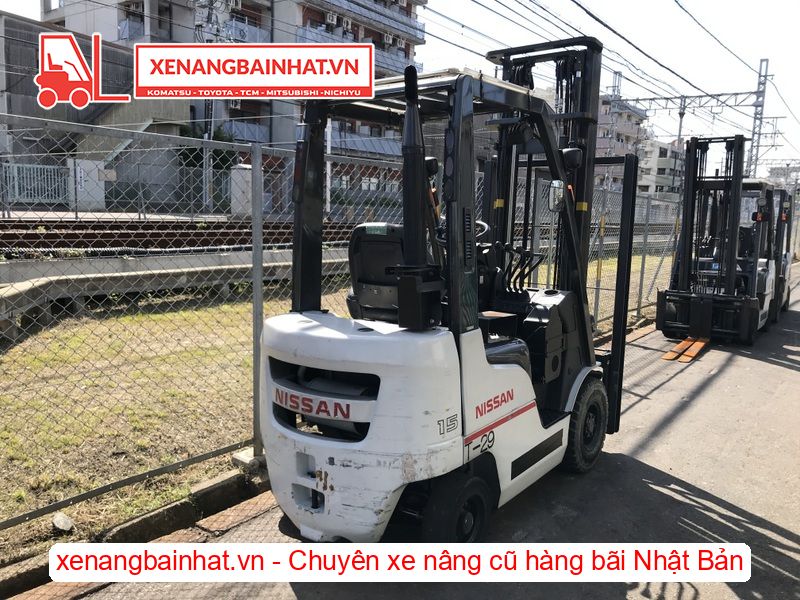 Xe nâng dầu 1.5 Tấn Nissan F1F1A15 nâng cao 4m SX 2012