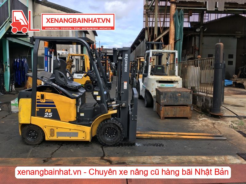 Xe nâng Điện 2.5 Tấn KOMATSU FB25-12 nâng cao 3m SX 2014