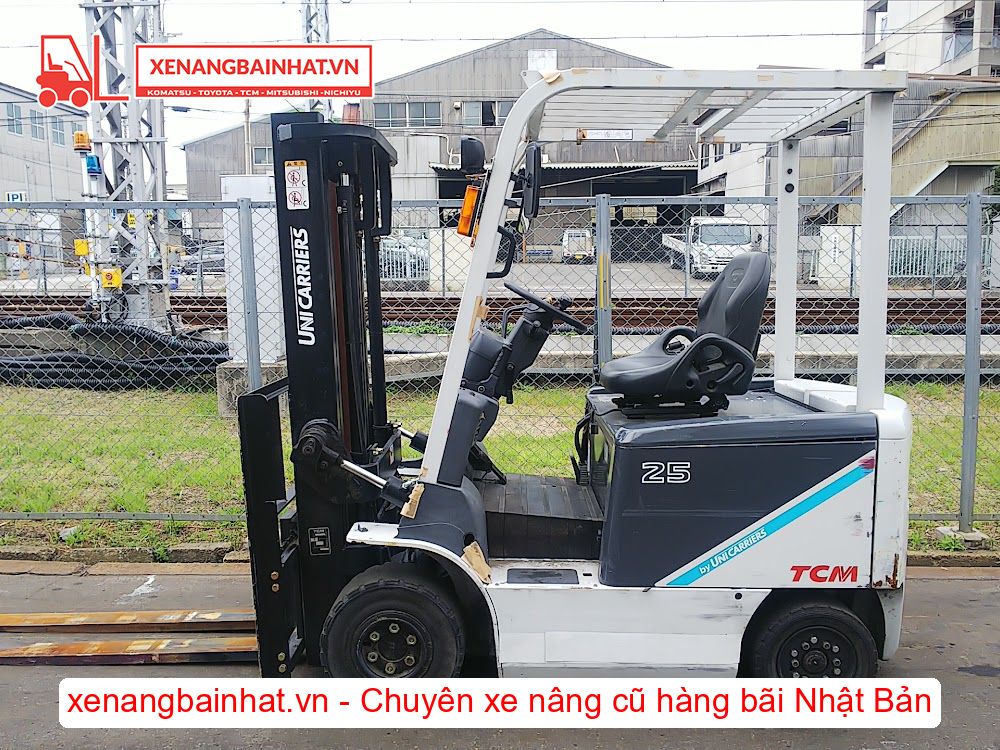 Xe nâng Điện 2.5 Tấn TCM FB25-8 nâng cao 3m SX 2014