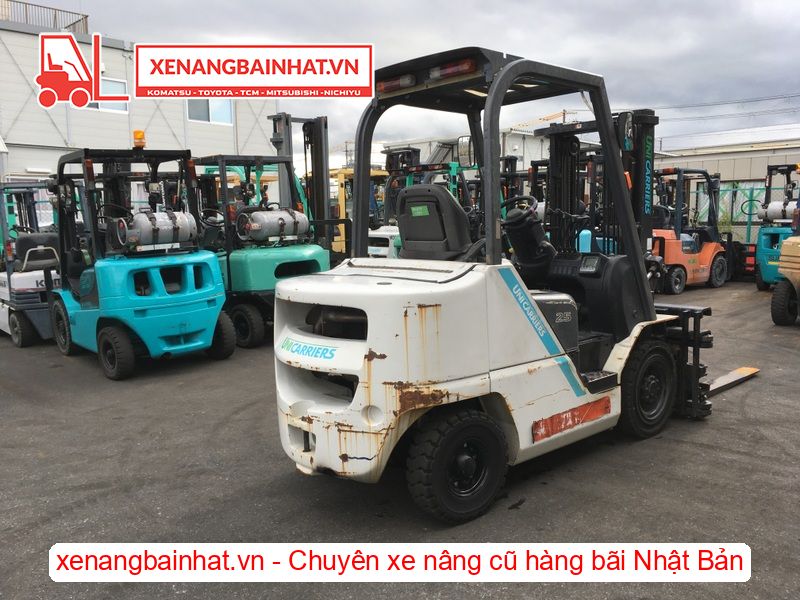 Xe nâng dầu 2.5 Tấn UNICARRIERS FHD25T5 nâng cao 3m SX 2017