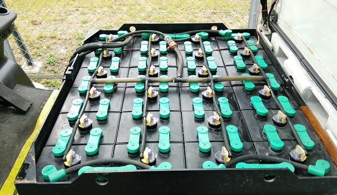 Xe nâng Điện 2 Tấn Nissan NT1B2R20 (FB20) nâng cao 3m SX 2011