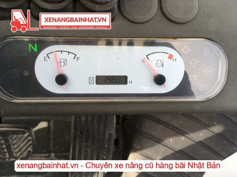 Xe nâng dầu 2.5 Tấn UNICARRIERS FD25T4 nâng cao 4.8m triple SX 2015