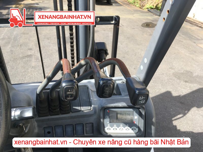 Xe nâng dầu 3 Tấn UNICARRIERS FHD30T5 nâng cao 3m SX 2016