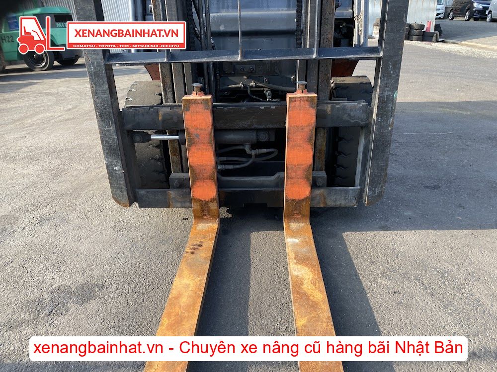 Xe nâng dầu 1.5 Tấn TOYOTA 02-8FD15 nâng cao 3m SX 2008