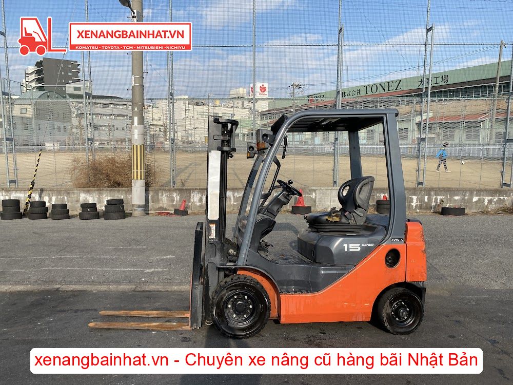 Xe nâng dầu 1.5 Tấn TOYOTA 02-8FD15 nâng cao 3m SX 2008