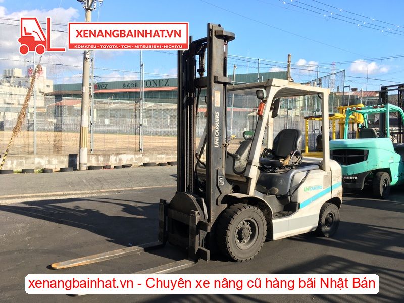 Xe nâng dầu 2.5 Tấn UNICARRIERS FD25T3Z nâng cao 4m SX 2015