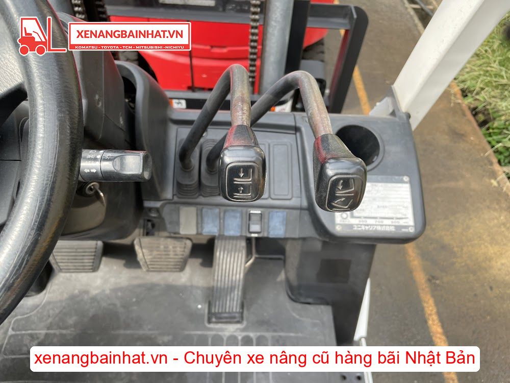 Xe nâng dầu 1.5 Tấn Nissan P1F1A15D nâng cao 3m SX 2014