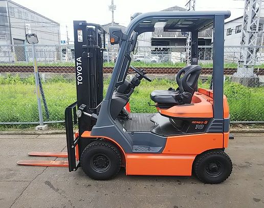 Xe nâng Điện 1 Tấn TOYOTA 7FB10 nâng cao 3m SX 2015