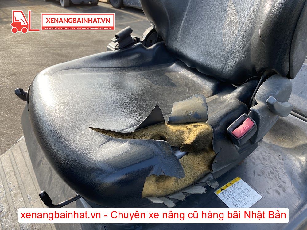 Xe nâng dầu 1.5 Tấn TOYOTA 02-8FD15 nâng cao 3m SX 2008