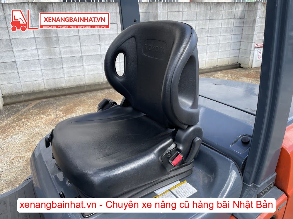 Xe nâng dầu 3.5 Tấn TOYOTA 52-8FDJ35 nâng cao 6m SX 2012