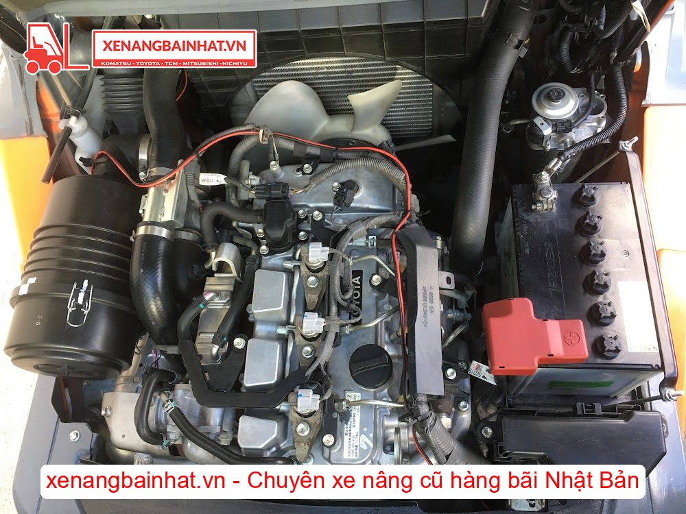 Xe nâng dầu 2.5 Tấn TOYOTA 02-8FD25 nâng cao 3m SX 2015