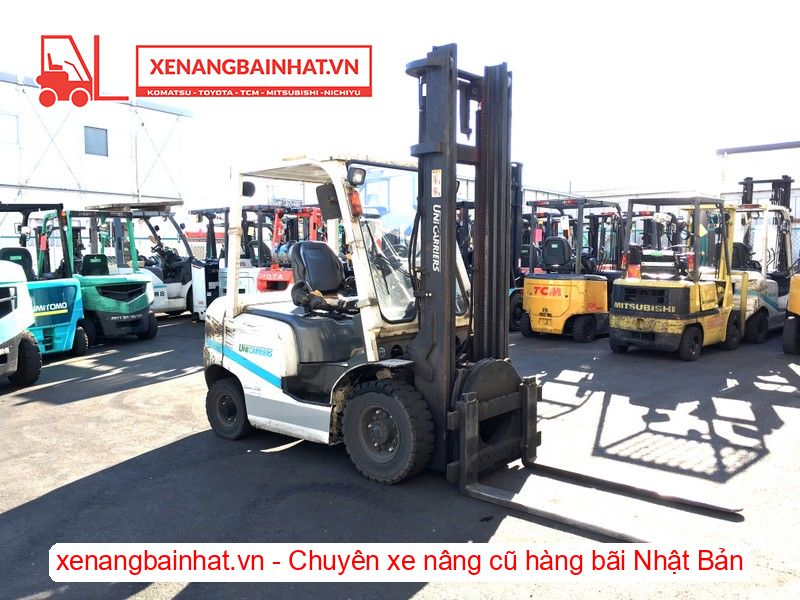 Xe nâng dầu 2.5 Tấn UNICARRIERS FD25T3Z nâng cao 4m SX 2015